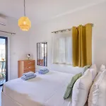 Charming 2-bedroom With Balconies Mgaj1-1 דירה *