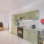 Charming 2-bedroom With Balconies Mgaj1-1 דירה