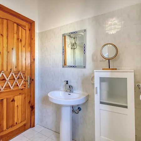 דירה Charming 2-bedroom With Balconies Mgaj1-1 מסידה