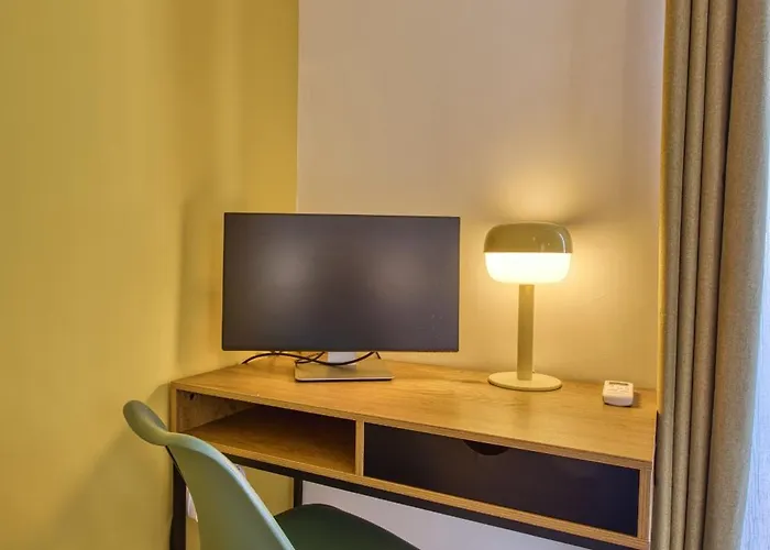 아파트 Charming 2-bedroom With Balconies Mgaj1-1 음시다