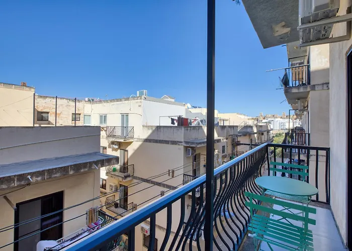 Charming 2-bedroom With Balconies Mgaj1-1 아파트 음시다