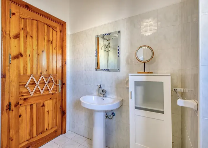 아파트 Charming 2-bedroom With Balconies Mgaj1-1 음시다